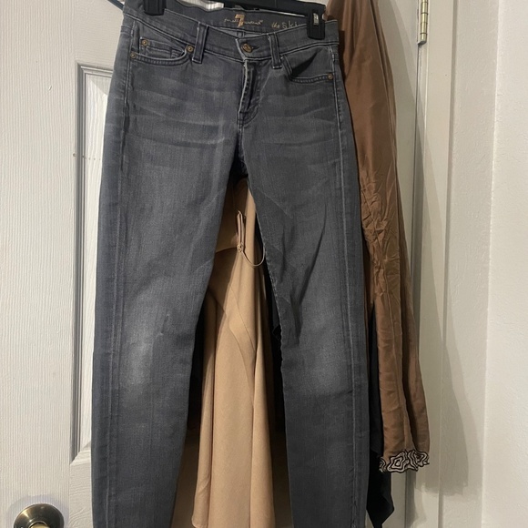 7 for all mankind Low-Mid Rise Skinny Jeans Copped Raw Hem Gray Faded Black - Picture 6 of 12